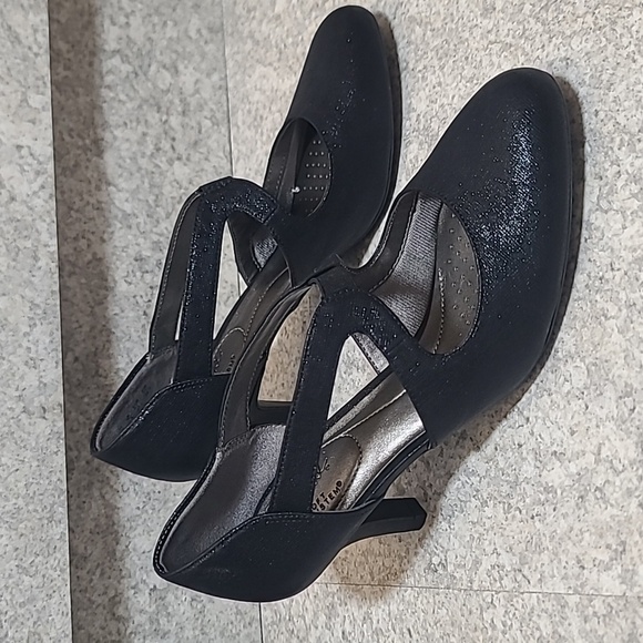 Life Stride Soft System Stylish Black Women's Shoes - Picture 2 of 9